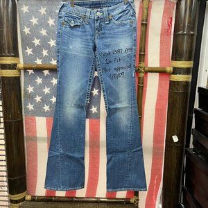 NWOT True Religion damage 1pc Jeans